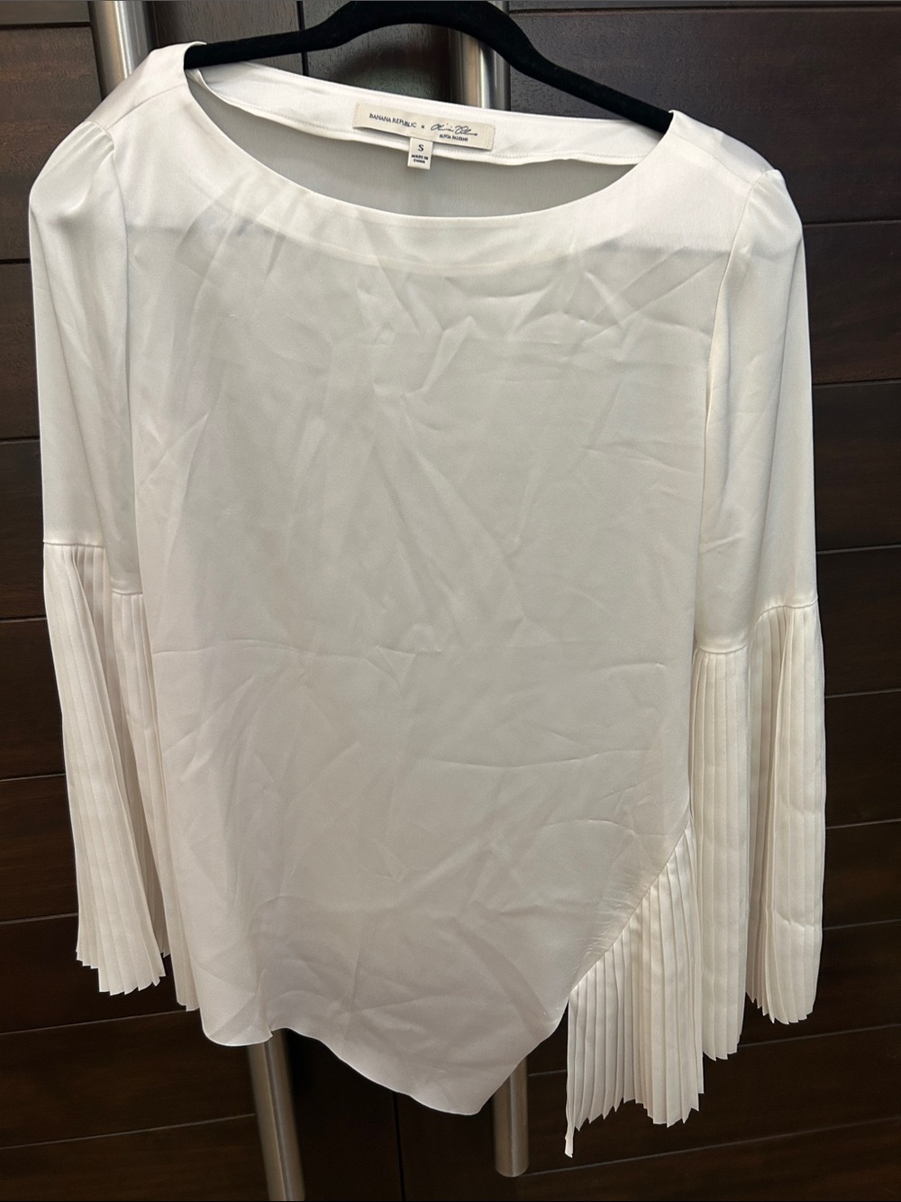 Banana Republic Cream Pleated Sleeve Blouse